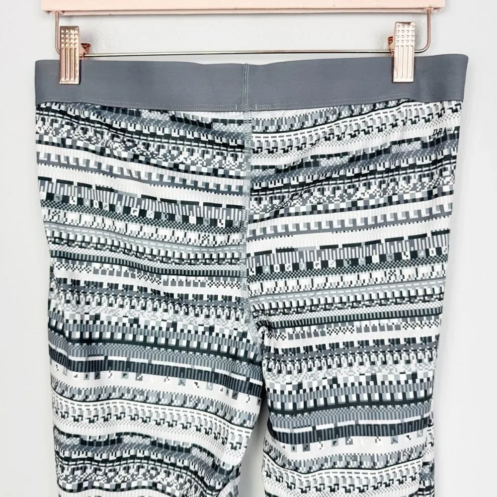 NIKE PRO | 8 Bit Dri Fit Full Length Gray & White Leggings Women’s Size X-Large